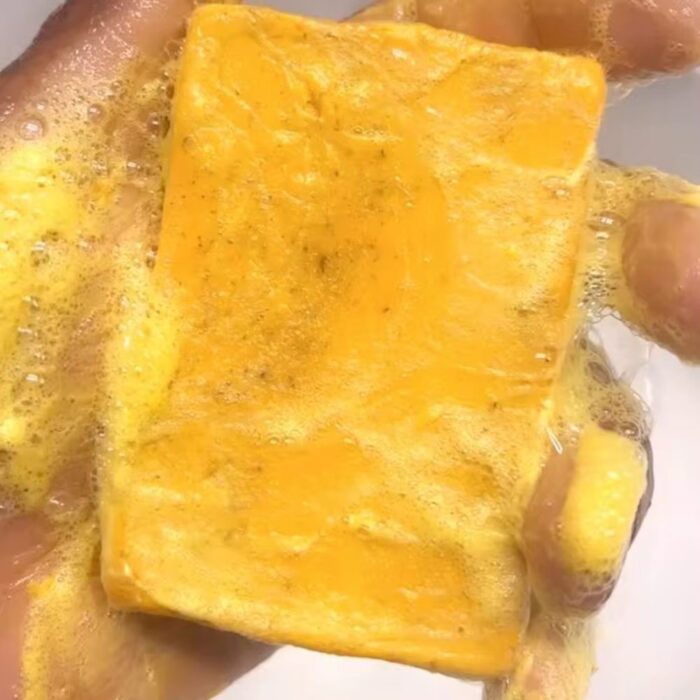 EASYGLOWING Tumeric Soap - Image 2